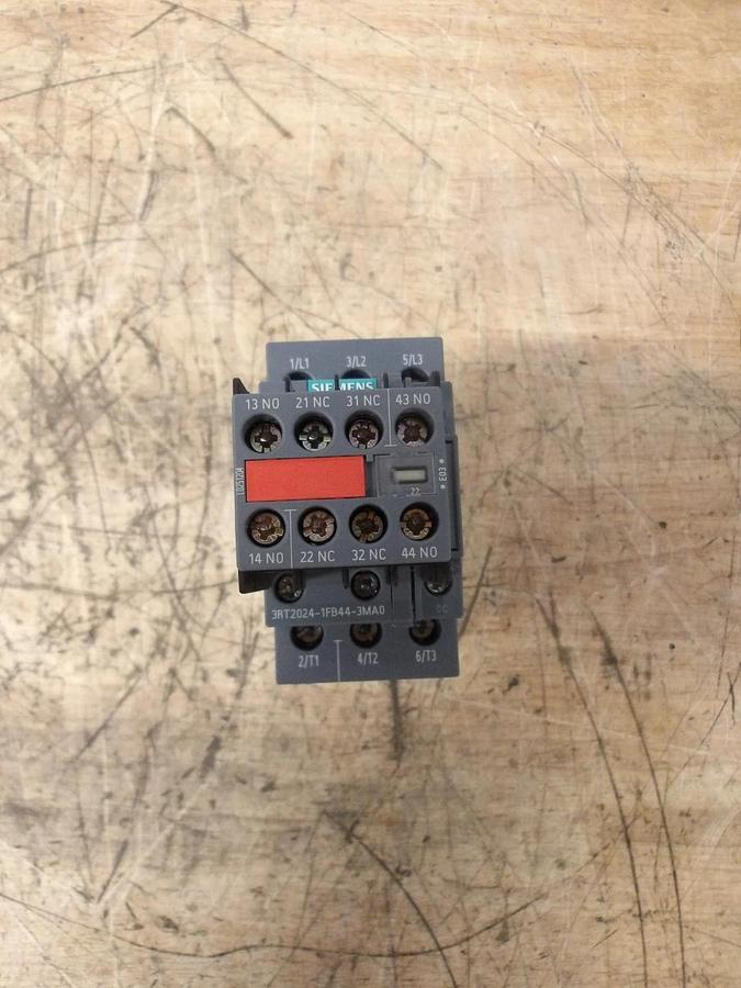 SIEMENS 12 AMP CONTACTOR 24/400 V, #77225G NIB