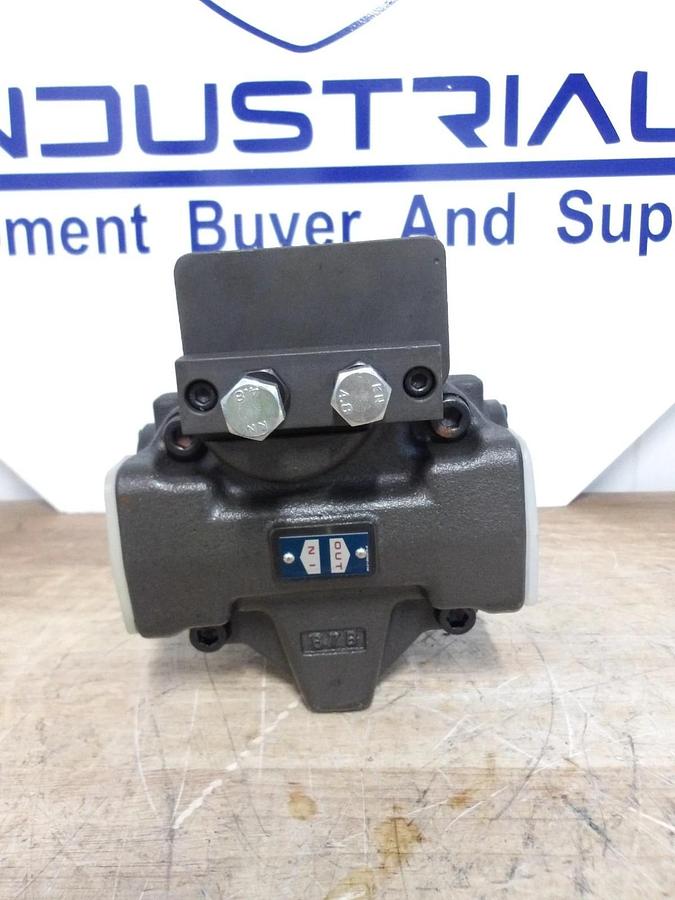 Used YUKEN A22-F-R-01-C-5-K-32950 PISTON PUMP, #63918G NEW