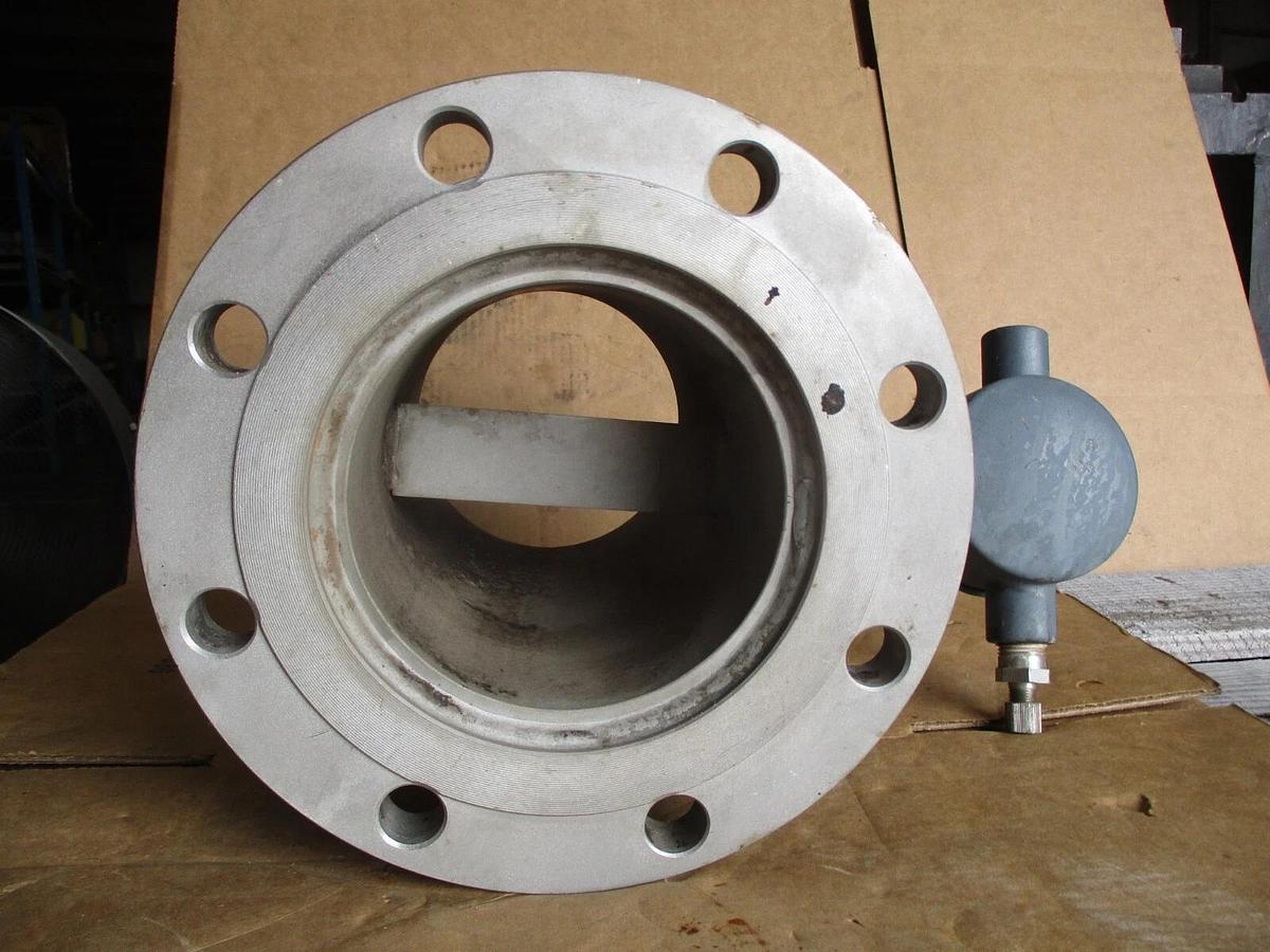 Used FOXBORO? STAINLESS 6" FLOW METER, #9161146J NEW (WEATHERED)
