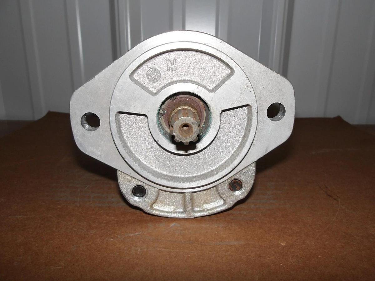Used ALPHA MO13 HYDRAULIC GEAR PUMP 1" X 3/4", #1151000G NEW