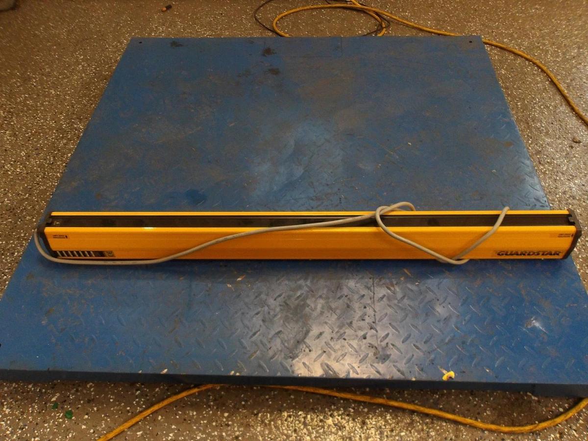 Used GUARDSTAR MRS102B LIGHT CURTAIN, #3131008G USED