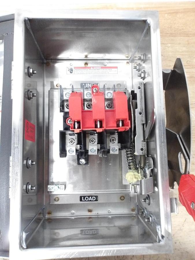 Used SIEMENS 30 AMP S/S SAFETY SWITCH 600/250 V, #715233G NEW