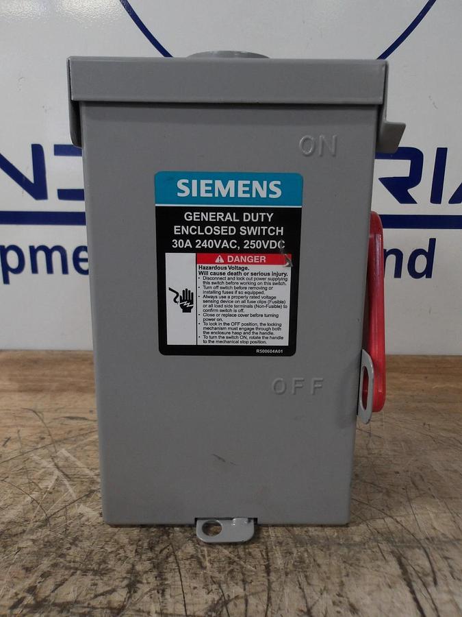 Used SIEMENS 30 AMP SAFETY SWITCH 240VAC/250VDC, #771044G NEW