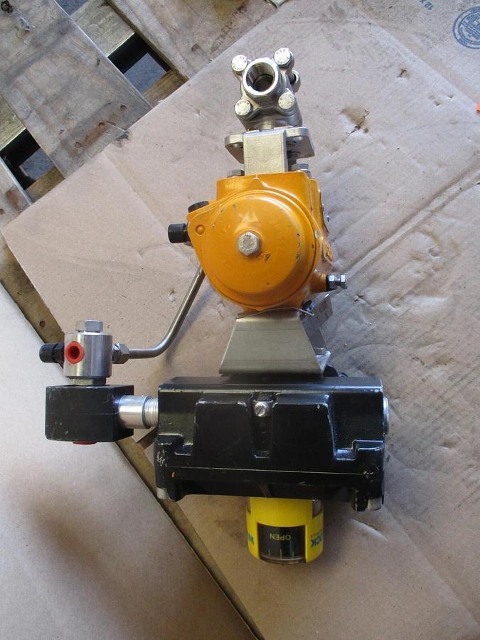 Used FLOW-TEK STAINLESS 1/2" CONTROL VALVE W/ ACTUATOR, #671047J NEW