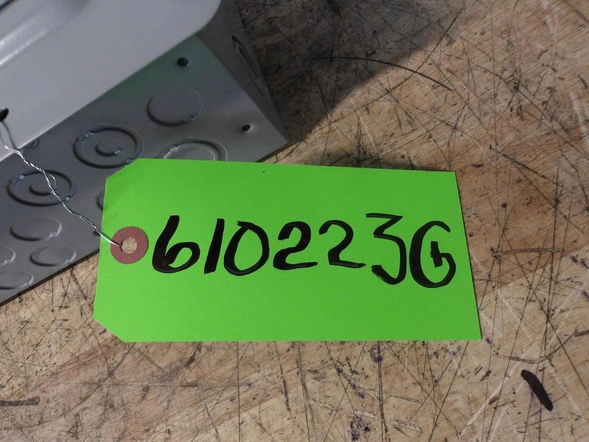 Used SIEMENS 125 AMP LOAD CENTER, 120-240 V, #610223G NEW