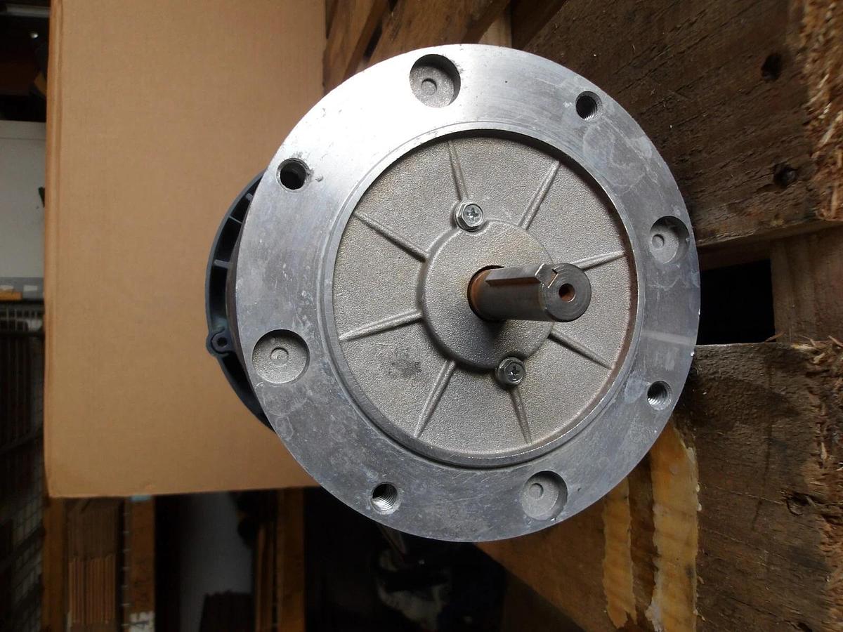 Used LEESON 1 HP MOTOR, FR 56C, 1725 RPM, 208-230/460 V, #11211045G NEW