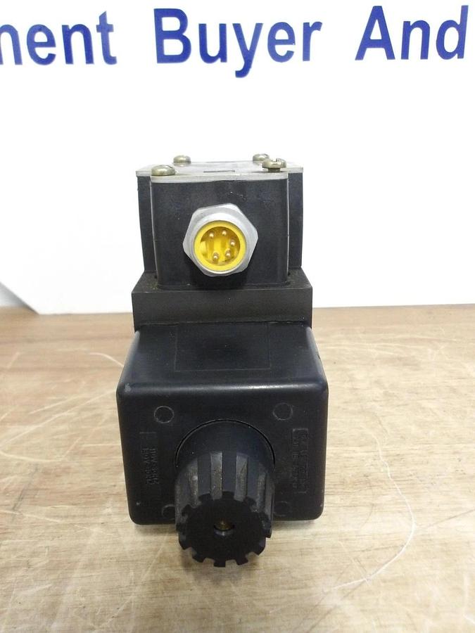 Used PARKER D3W1CNYC456 HYDRAULIC DIRECTIONAL VALVE #33247G NEW