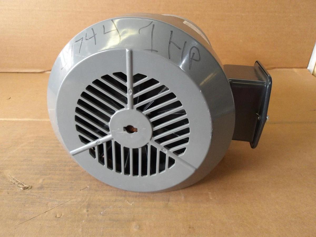 Used MARATHON 1 HP AC MOTOR, FR 56C, 1725 RPM, 208-230/460 V, #114900G NEW