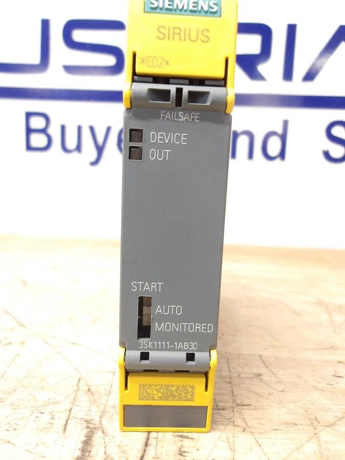 SIEMENS 35K1111-1AB30 SAFETY RELAY 24 V, #715912G NIB