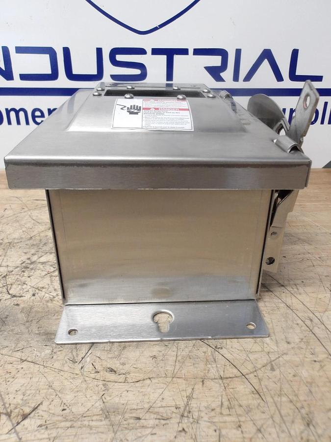 Used SIEMENS 30 AMP S/S SAFETY SWITCH 600/250 V, #715300G NEW