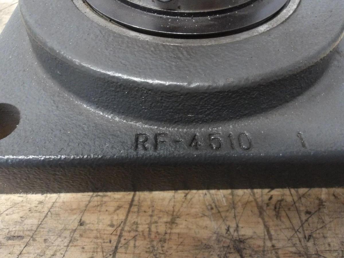 Used BROWNING RF-4510/VS-235 FLANGE MOUNTED BEARING 2-1/4", #8121054G NEW