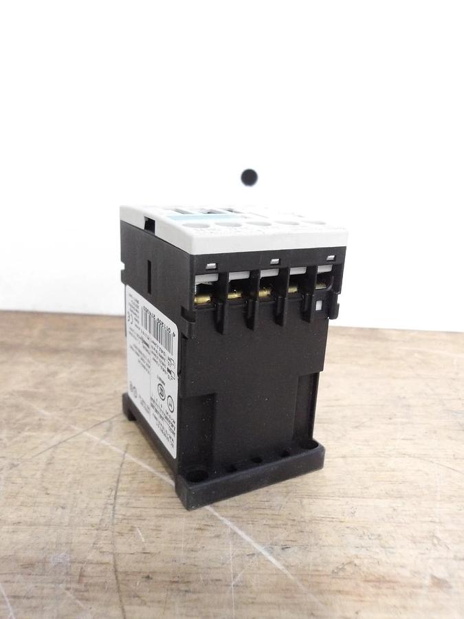 SIEMENS 3RH1122-1BB40 CONTROL RELAY (LOT OF 2) #521147G NIB