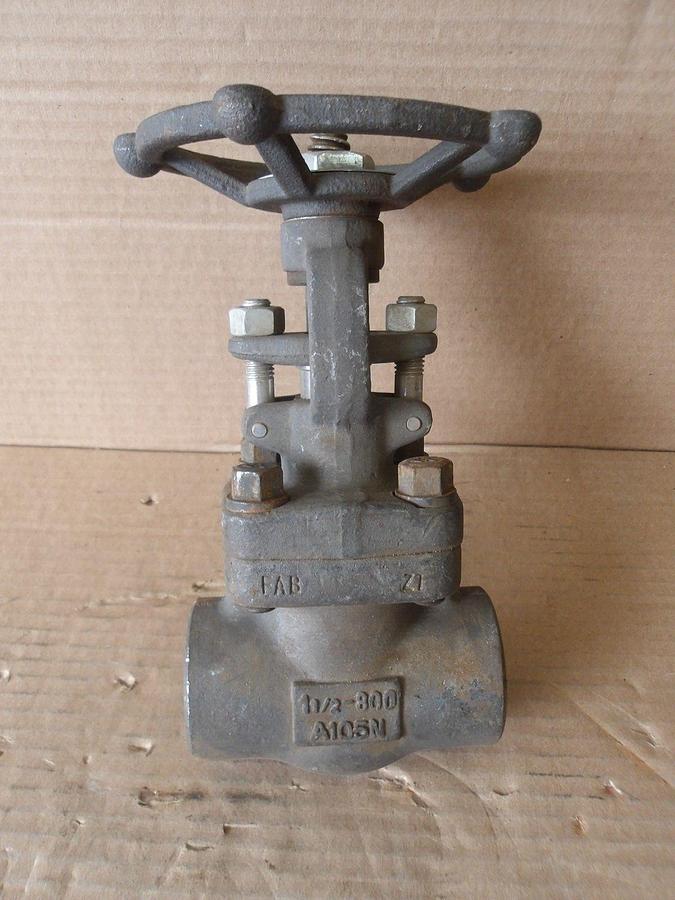 Used POWELL 1-1/2" STEEL GATE VALVE, #722143G NEW