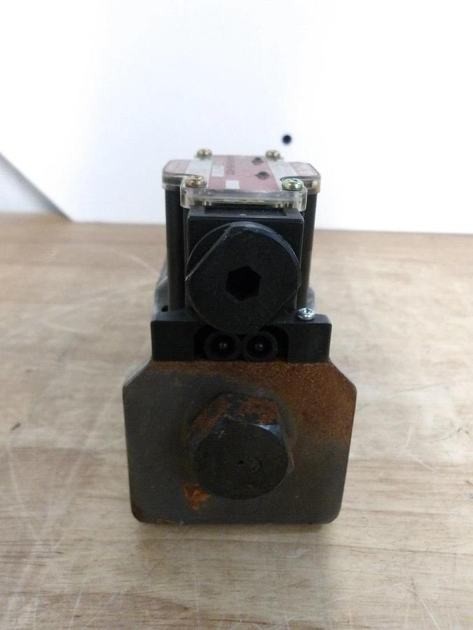 Used TOYOOKI HD3-2S-BG-03B-WYD2 HYDRAULIC DIRECTIONAL CONTROL VALVE, #331148G NEW