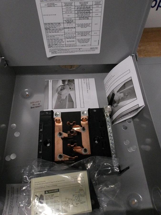 Used SIEMENS 125 AMP OUTDOOR LOAD CENTER, 120-240 V, #512219G NEW
