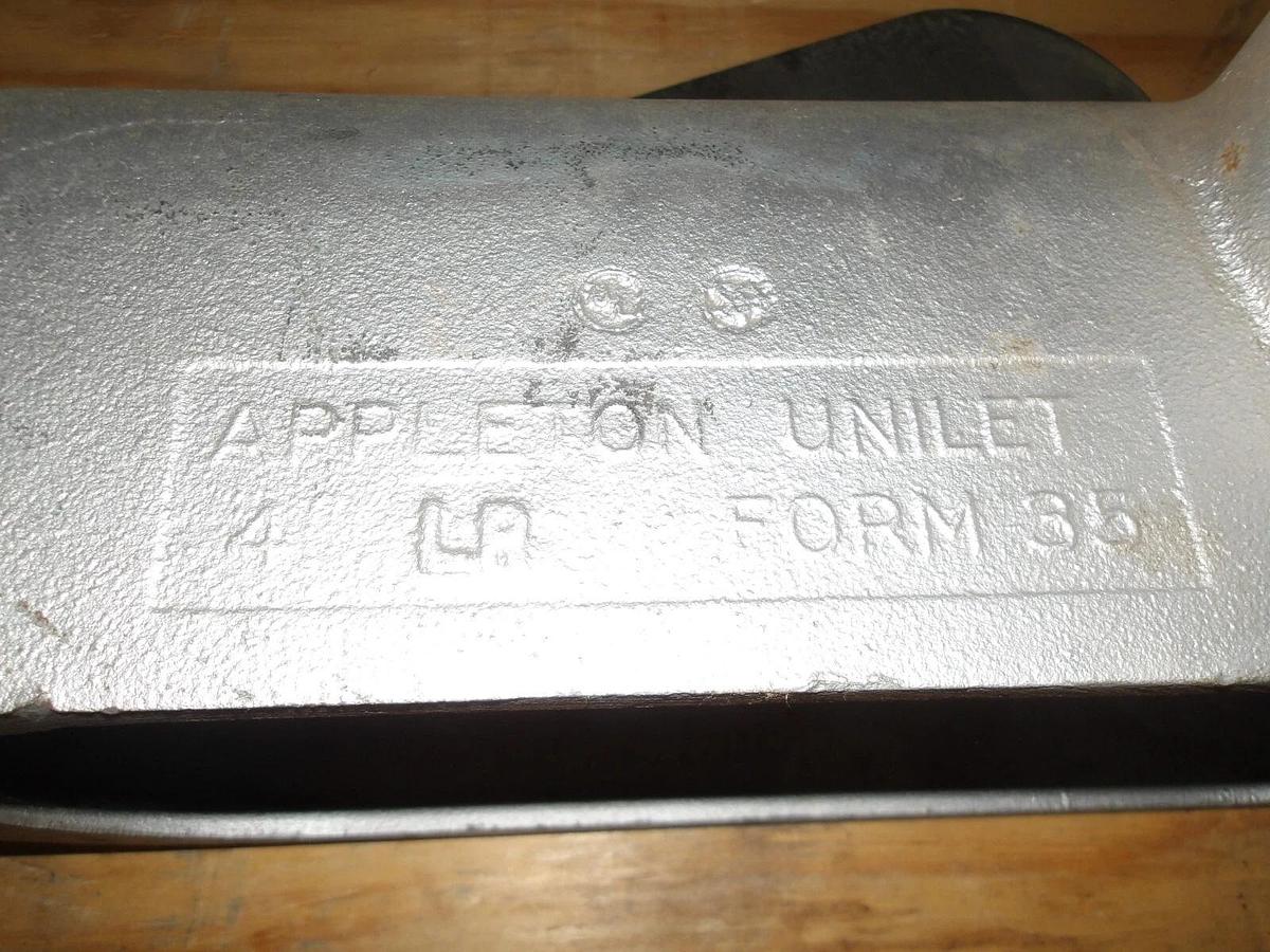 Used APPLETON 4" UNILET ELECTRICAL FITTING, #117240G NEW
