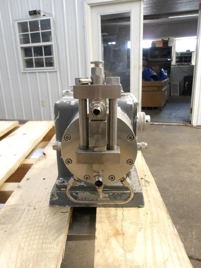 Used WHITEY 8MM FEED PUMP W/ MOTOR, RATIO 7-1/2:1, #101236G USED