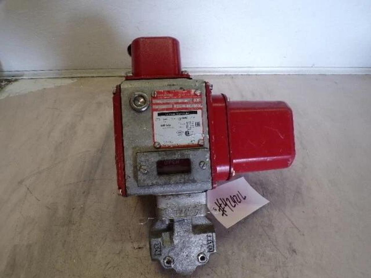 Used MAXON "STO" VENT VALVE 100SMA21-AA52-BB13B0, #42921L USED
