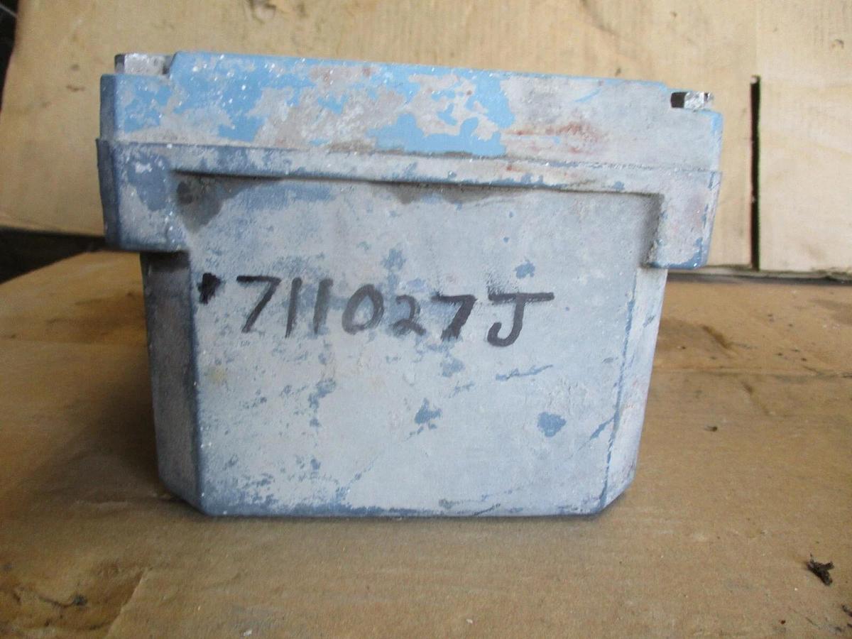Used FOXBORO 8000 MAGNETIC FLOW TRANSMITTER, #711027J USED