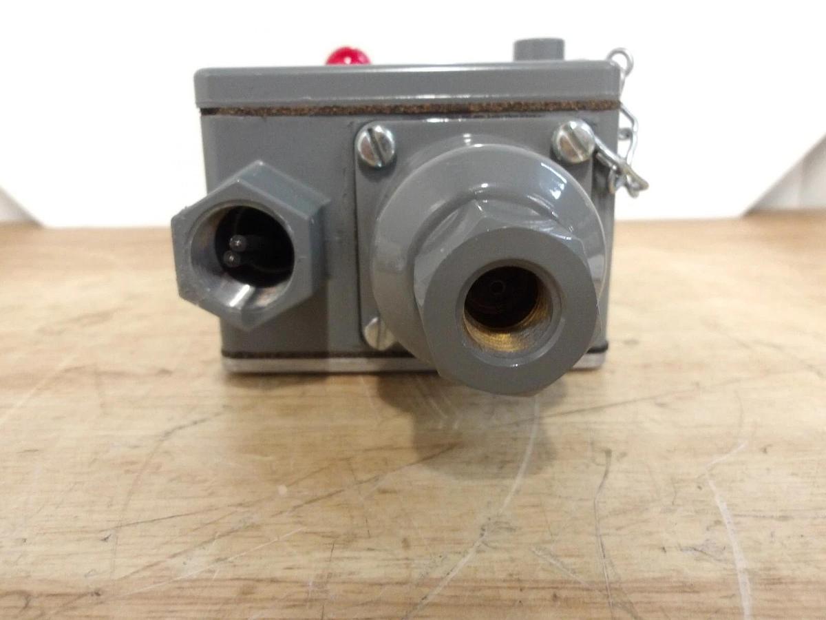 ALLEN BRADLEY 836T-T252JXP PRESSURE CONTROL SWITCH, #3191038G NIB