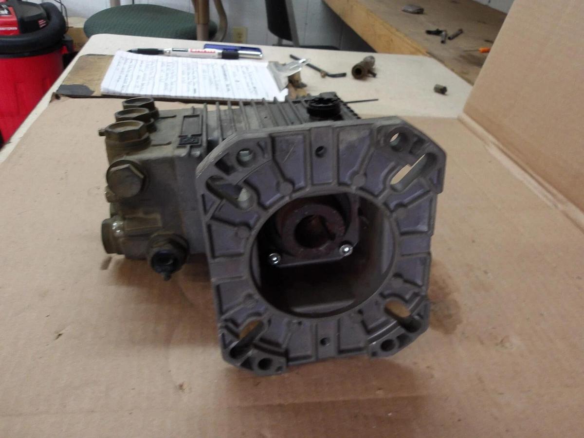 Used GENERAL TRI-PLEX EZ3040 PUMP, #10241045G PARTS ONLY