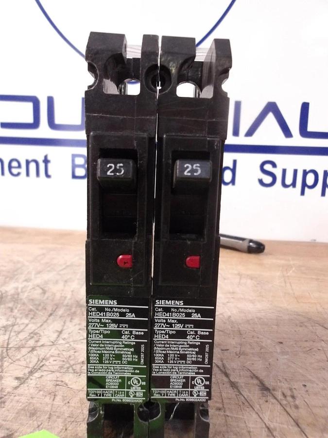 Used SIEMENS 25 AMP BREAKER 277/125 V (LOT OF 2) #77148G NEW