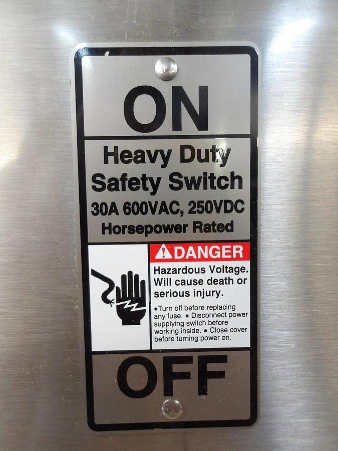Used SIEMENS 30 AMP S/S SAFETY SWITCH 600/250 V, #716148G NEW