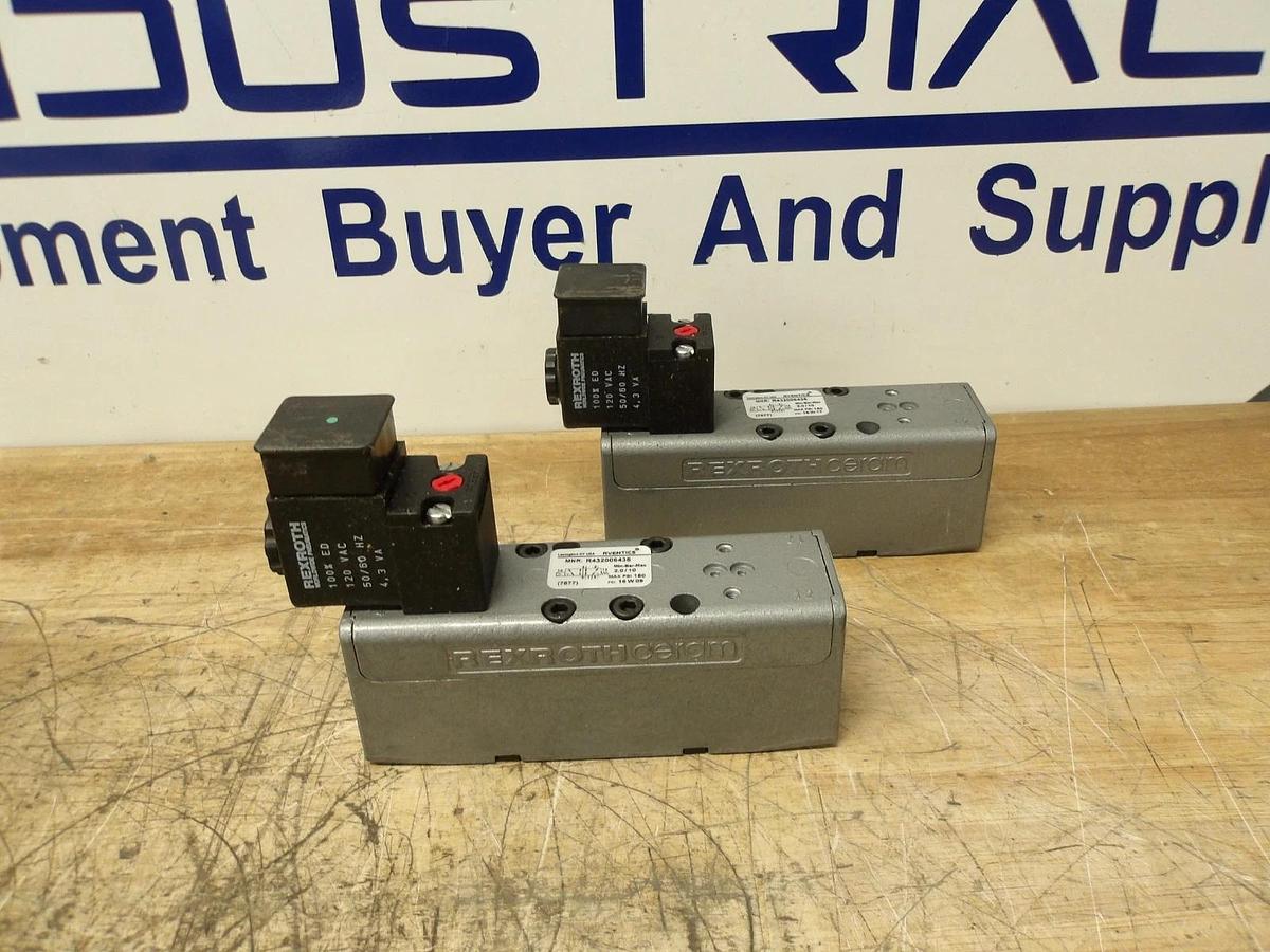 Used REXROTH AVENTICS R432006435 PNEUMATIC DIRECTIONAL VALVE (LOT OF 2) #58950G NEW