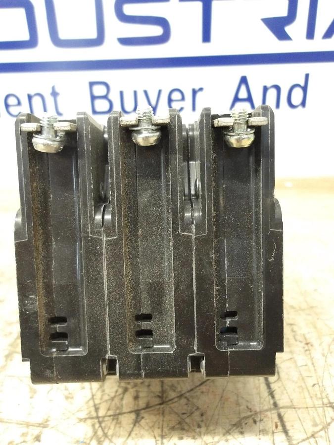 Used SQUARE D 30 AMP CIRCUIT BREAKER 240/480 V, #3171033G NEW