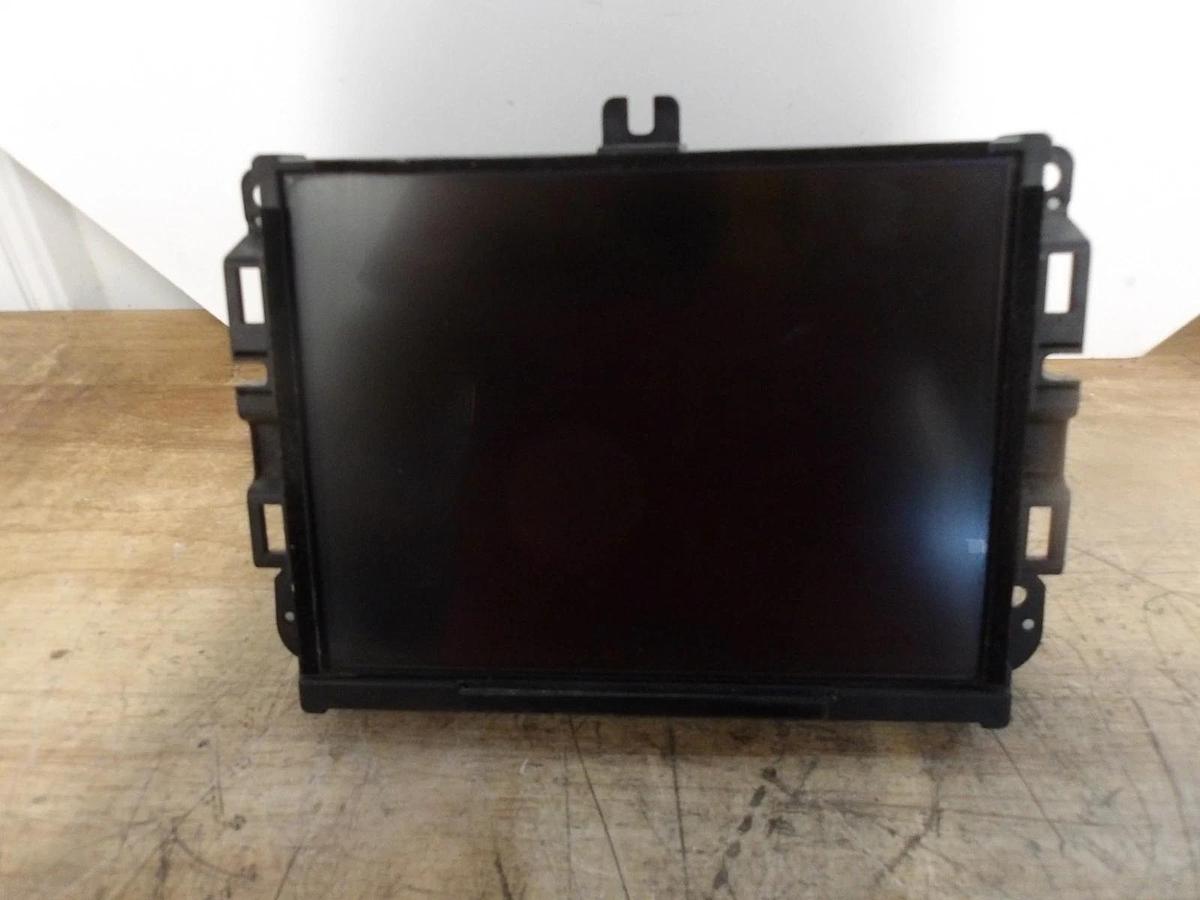 Used HARMAN VP4NA JEEP RADIO CMC, #926916G USED (AS IS)