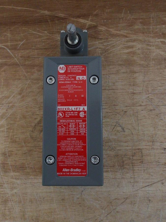 Used ALLEN BRADLEY 802XR-L1F7 A INTERRUPTEUR LIMIT SWITCH, #3201035G NEW
