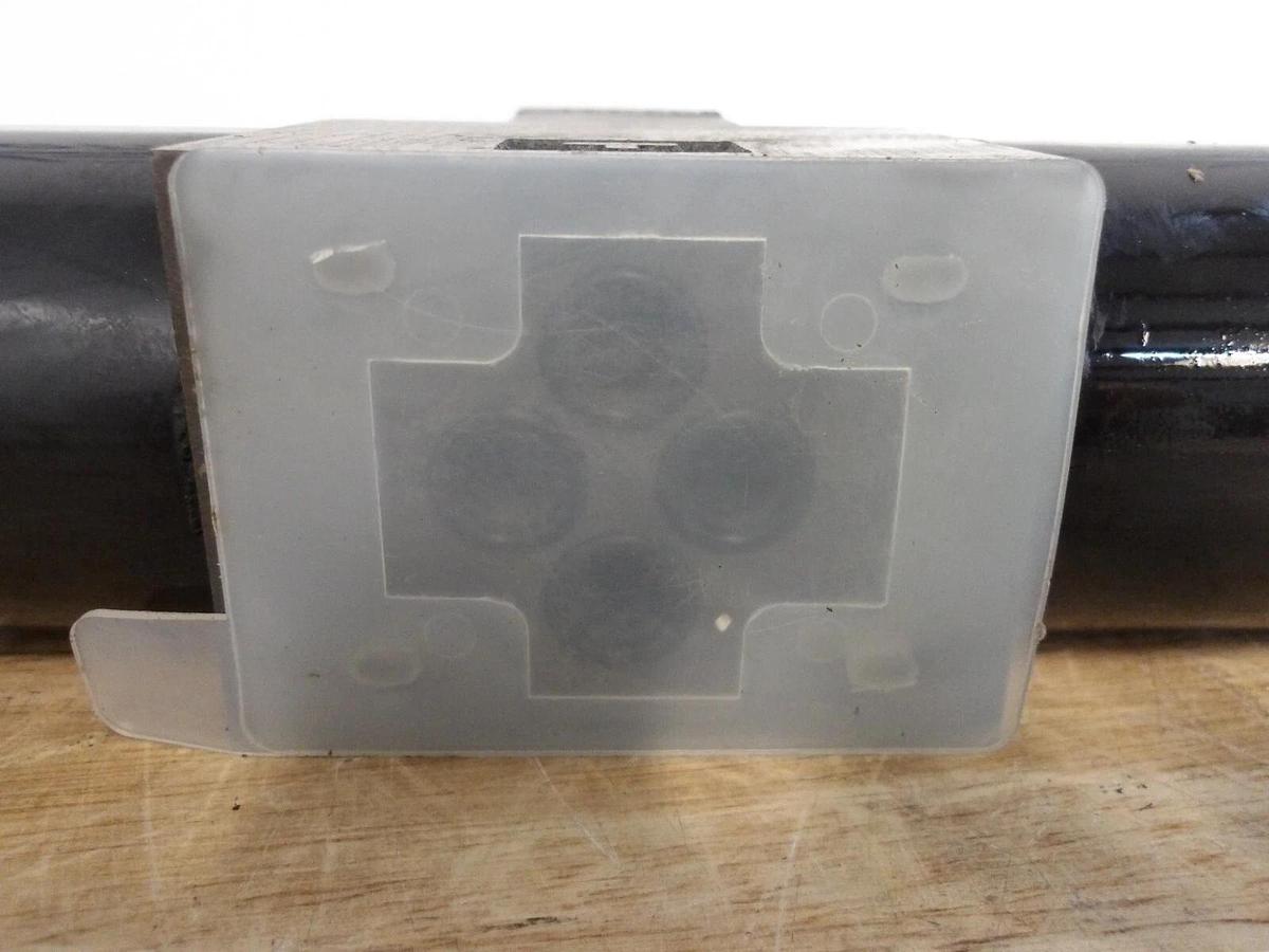 Used YUKEN E-DSG-01-2D2-D24-60 HYDRAULIC DIRECTIONAL VALVE, #331050G NEW