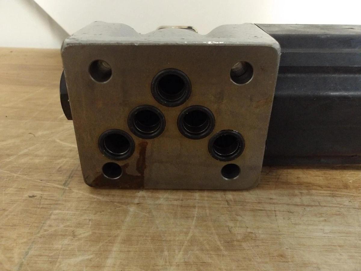 Used TOYOOKI HD3-2S-BG-03B-WYD2 HYDRAULIC DIRECTIONAL CONTROL VALVE, #331148G NEW