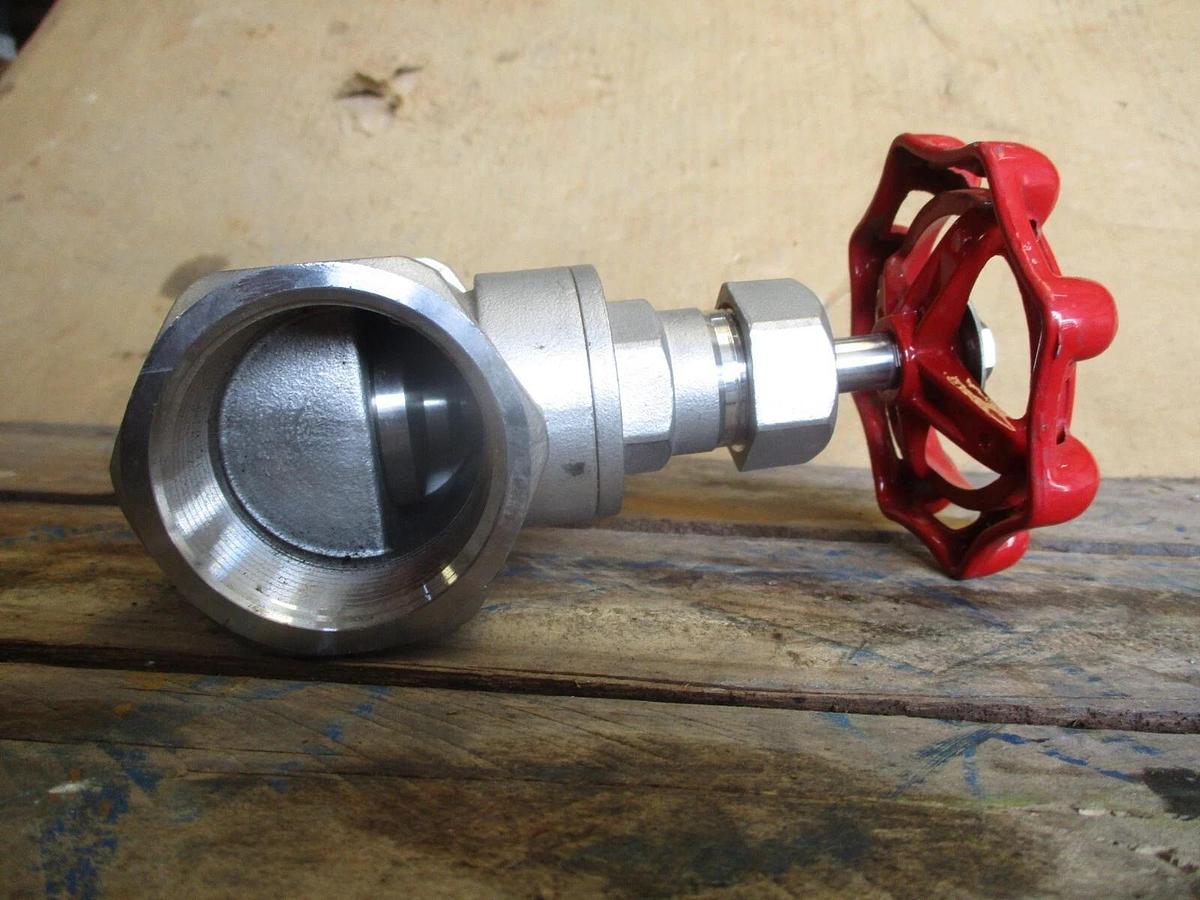Used FNW 1-1/2" STAINLESS GLOBE VALVE, #620315J NEW