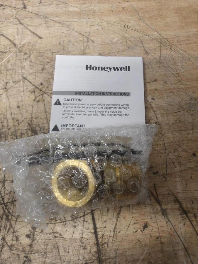HONEYWELL 3/4" X 1" INLET SHUT-OFF VALVE, #426211G NIB