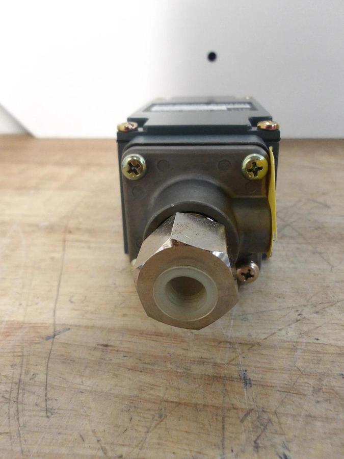 TAIHEI BOEKI TDZ-4 PRESSURE SWITCH, #56836G NIB