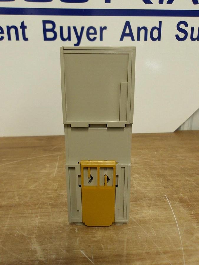 OMRON D2 CODE READER V530-R160EP, 24 V, #218205G NIB