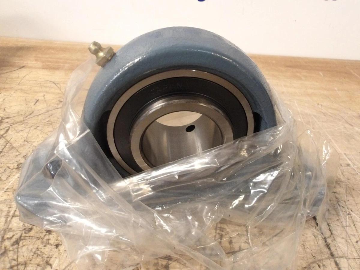 AMI P200 PILLOW BLOCK BEARING 1-11/16" BORE, #727305G NIB
