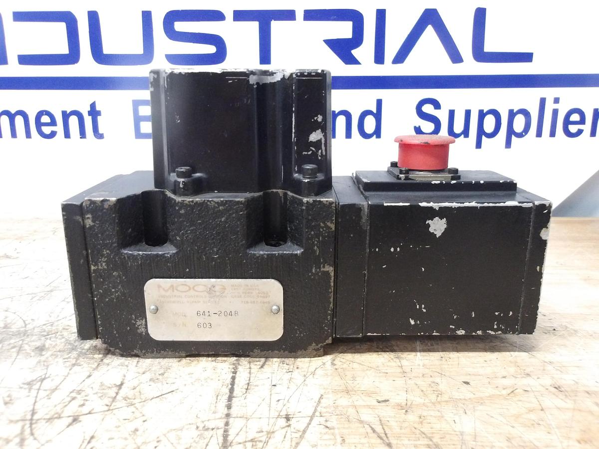 Used MOOG 641-204B PROPORTIONAL SERVO VALVE, #911033G USED