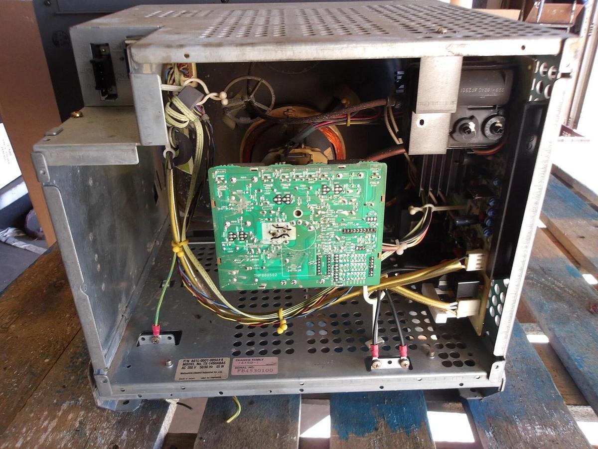 Used FANUC SERIES 16P OPERATOR PANEL A02B-0120-C071/MA, #11111103G USED