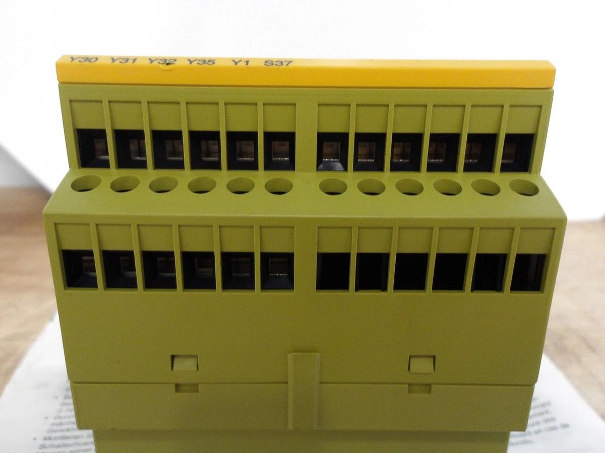 Used PILZ PN0Z X9 100-120VAC-24VDC SAFETY RELAY, #417232G NEW