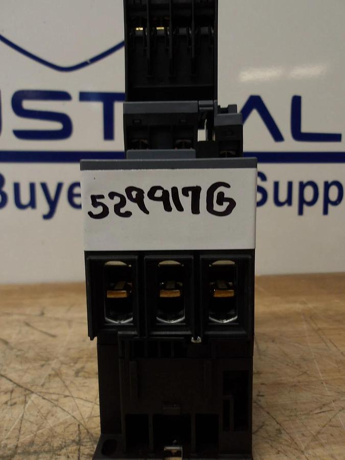 Used SIEMENS 3RT2036-1KB44 POWER CONTACTOR, #529917G NEW