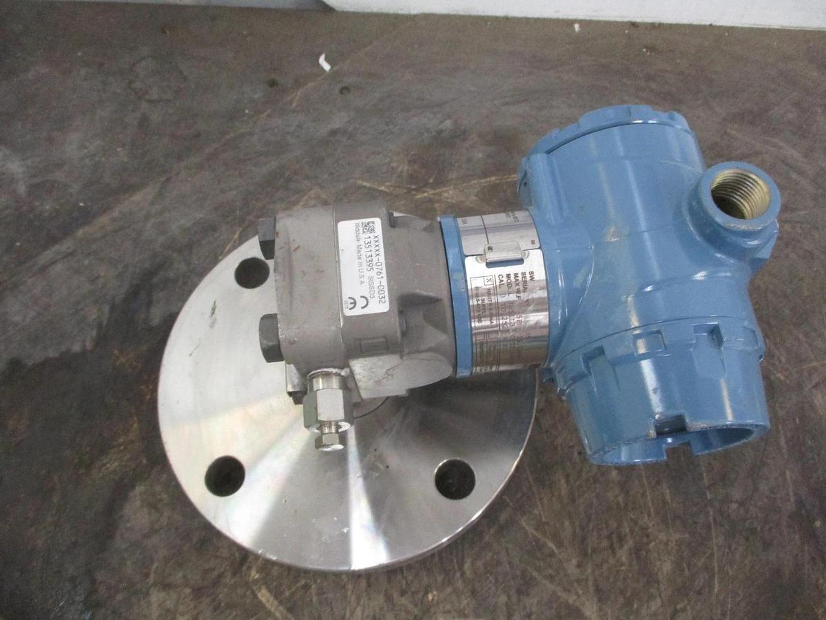 Used ROSEMOUNT 3051 PRESSURE TRANSMITTER W/ FLANGE, #35153J NEW