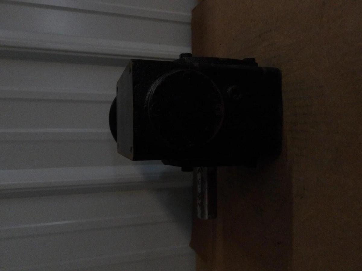 Used BALDOR .674 HP SPEED REDUCER, RATIO 40:1, #120100G NEW