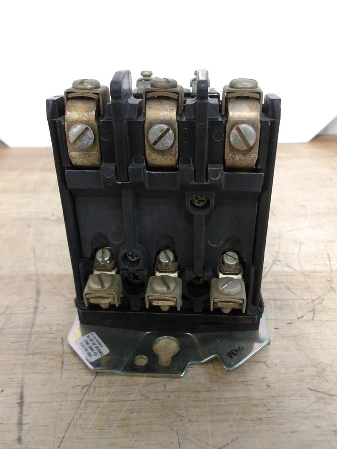 Used ALLEN BRADLEY SIZE 0 CONTACTOR 500-A0D93, #4301032G NEW