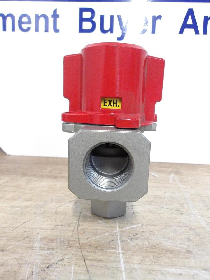 Used SMC VHS50-10-R SHUT OFF VALVE 1" X 1/2", #62900G NEW