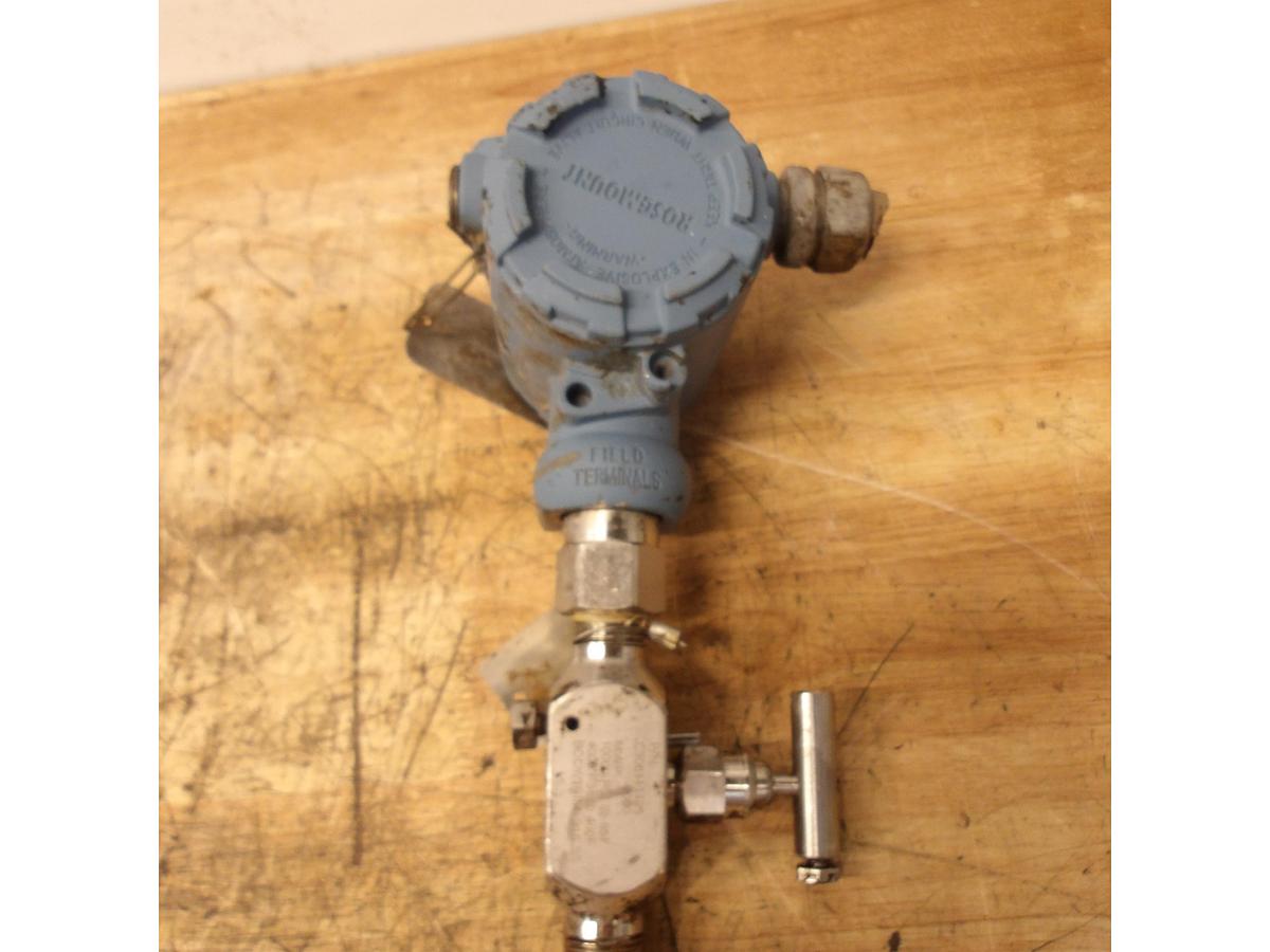 Used ROSEMOUNT 2088G2S22A1 PRESSURE TRANSMITTER