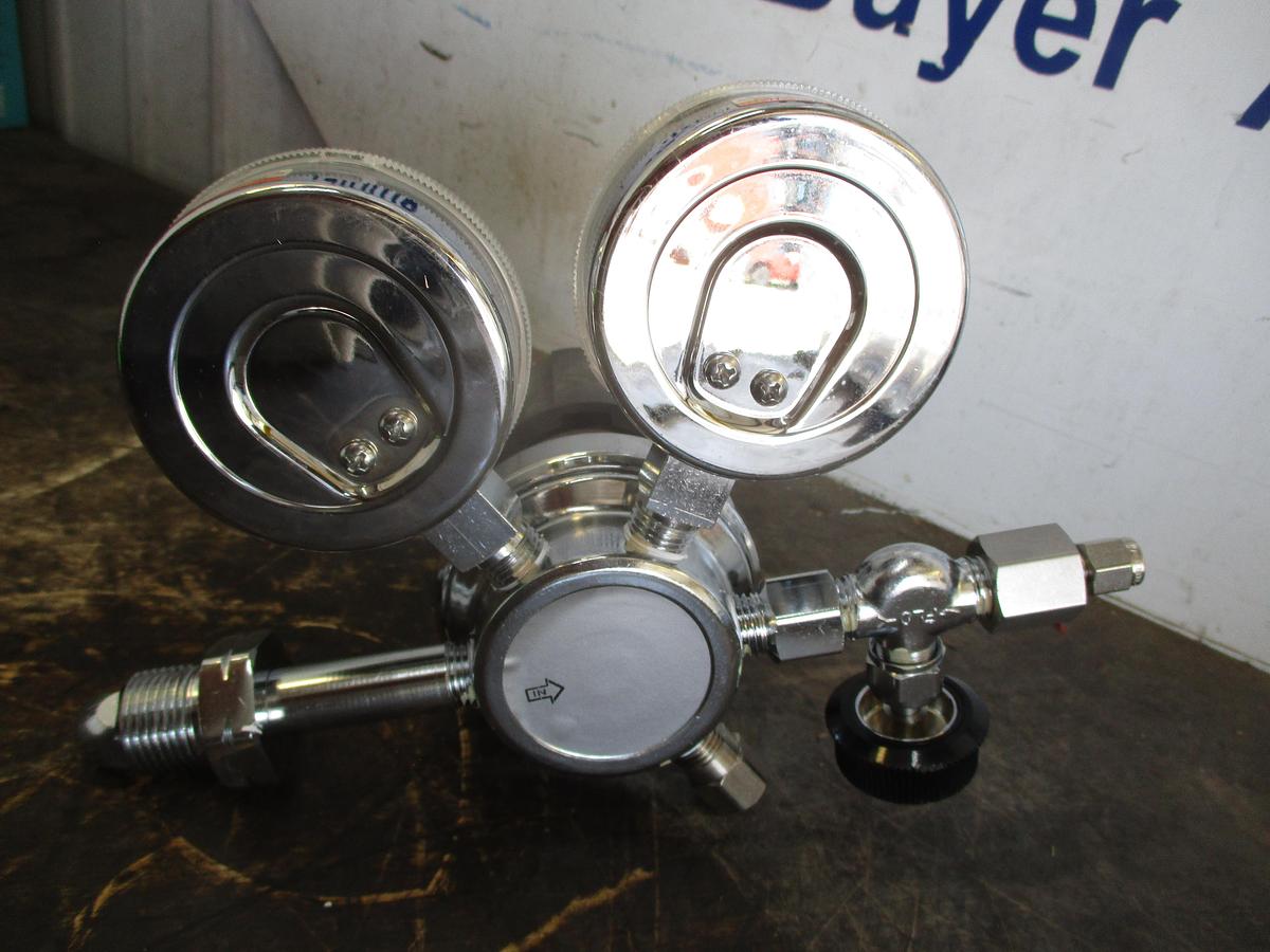 DANIEL 2022651-0XA SINGLE STAGE GAS REGULATOR