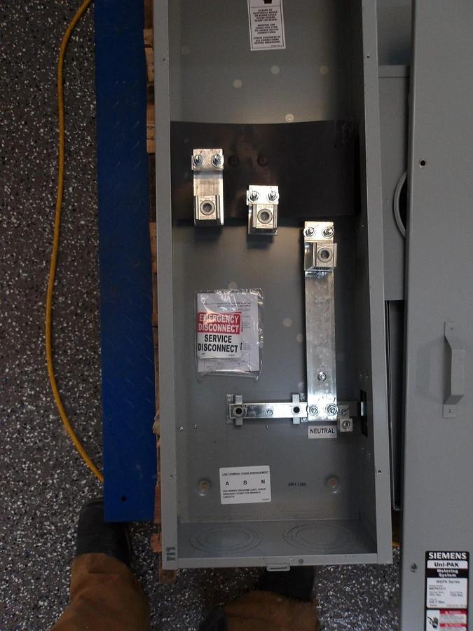 Used SIEMENS UNI-PAK WEPK3311 METERING SYSTEM, 300 A, 240 V, #123310G NEW