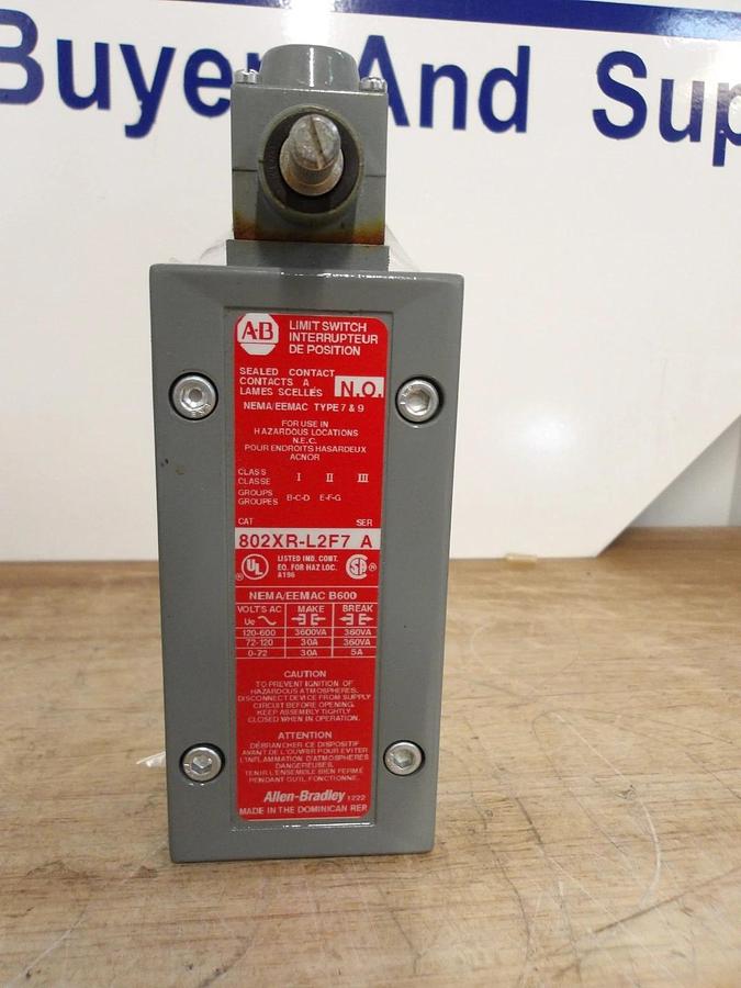 Used ALLEN BRADLEY 802XR-L2F7 LIMIT SWITCH, #428230G NEW